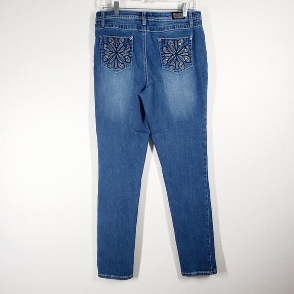 EARL JEAN EMBELLISHED POCKET JEANS - Picture 2 of 6